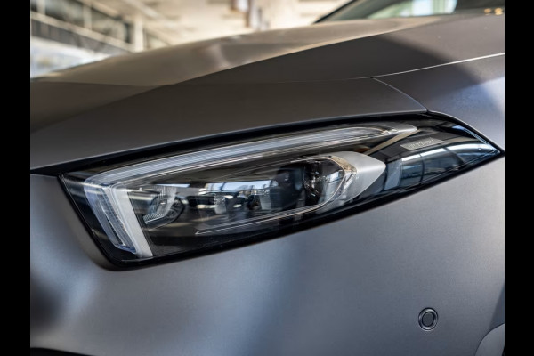 Mercedes-Benz A-Klasse 250e AMG ** MAGNO ** TREKH, DISTR, PANORAMA, HuD, 2-Zone CLIMA, 19-inch LMV,  ** 1e EIG - UNFALLFREI ** ** INFORMEER OOK NAAR ONZE AANTREKKELIJKE FINANCIAL-LEASE TARIEVEN **