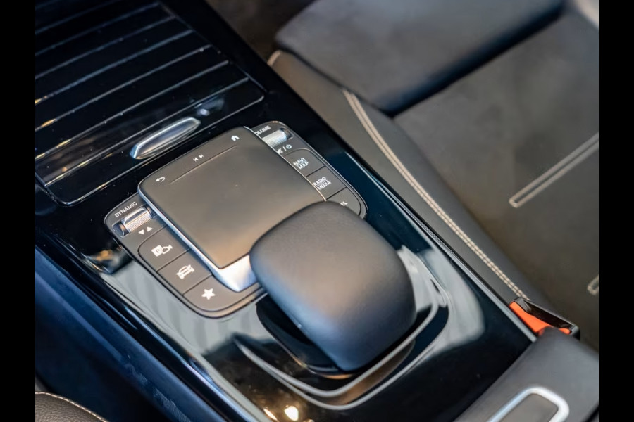 Mercedes-Benz A-Klasse 250e AMG ** MAGNO ** TREKH, DISTR, PANORAMA, HuD, 2-Zone CLIMA, 19-inch LMV,  ** 1e EIG - UNFALLFREI ** ** INFORMEER OOK NAAR ONZE AANTREKKELIJKE FINANCIAL-LEASE TARIEVEN **