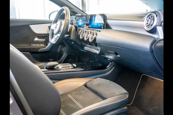 Mercedes-Benz A-Klasse 250e AMG ** MAGNO ** TREKH, DISTR, PANORAMA, HuD, 2-Zone CLIMA, 19-inch LMV,  ** 1e EIG - UNFALLFREI ** ** INFORMEER OOK NAAR ONZE AANTREKKELIJKE FINANCIAL-LEASE TARIEVEN **