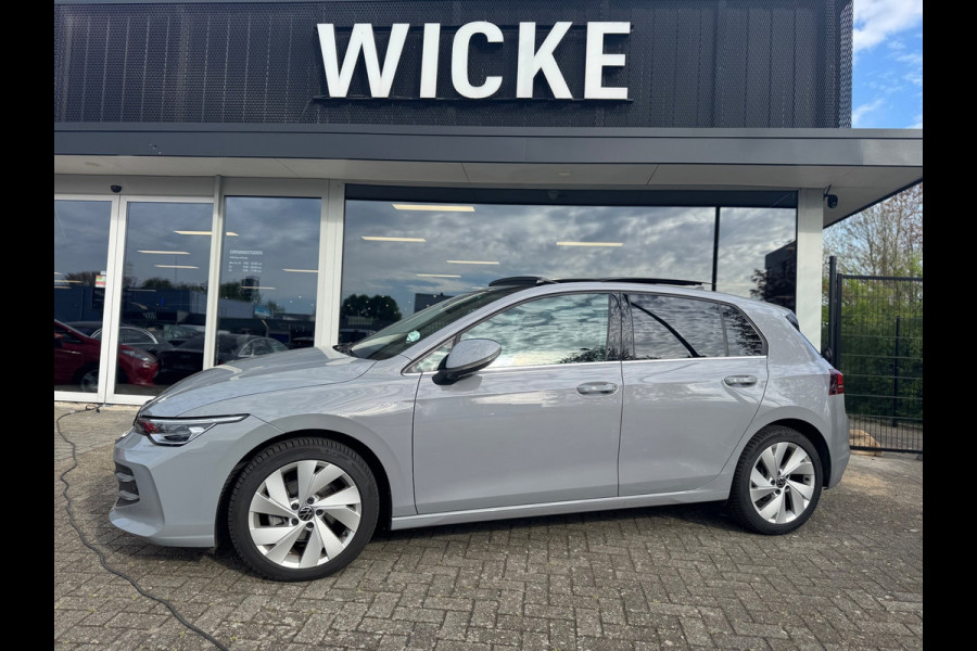 Volkswagen Golf 1.5 eTSI DSG Panorama Camera facelift HUD Memory
