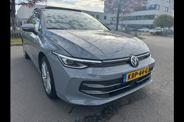 Volkswagen Golf 1.5 eTSI DSG Panorama Camera facelift HUD Memory