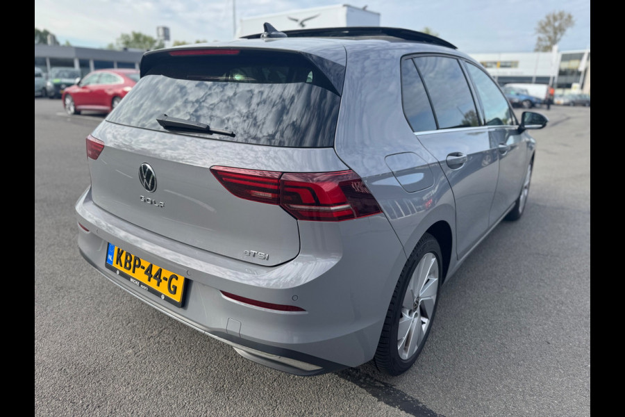 Volkswagen Golf 1.5 eTSI DSG Panorama Camera facelift HUD Memory
