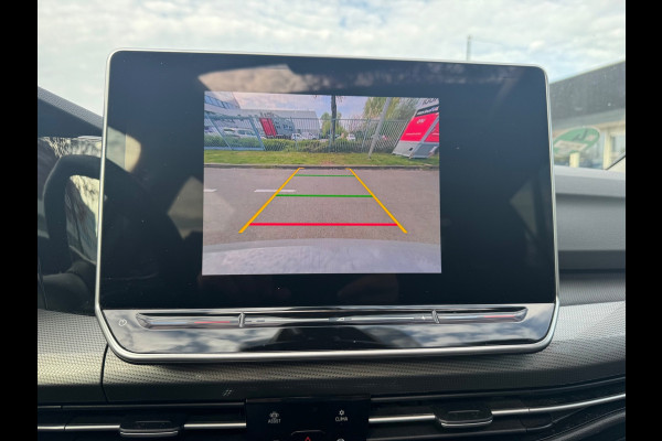 Volkswagen Golf 1.5 eTSI DSG Panorama Camera facelift HUD Memory