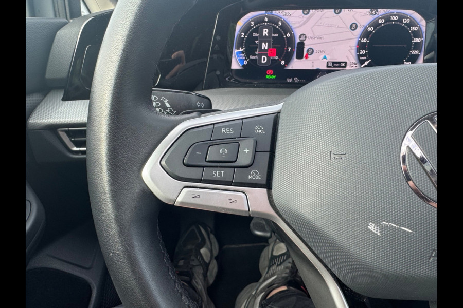 Volkswagen Golf 1.5 eTSI DSG Panorama Camera facelift HUD Memory