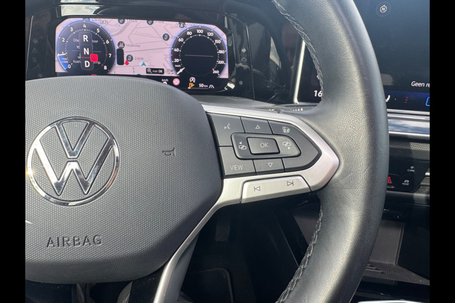 Volkswagen Golf 1.5 eTSI DSG Panorama Camera facelift HUD Memory