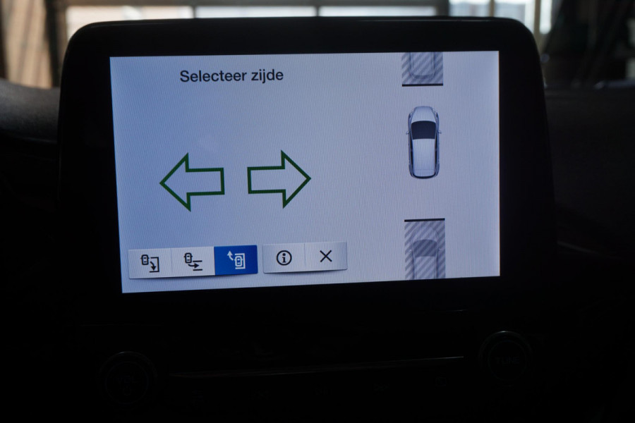 Ford Fiesta 1.0 EcoB.95PK Connected/Parkeersensor voor+achter/ Navigatie/AppleCarPlay.