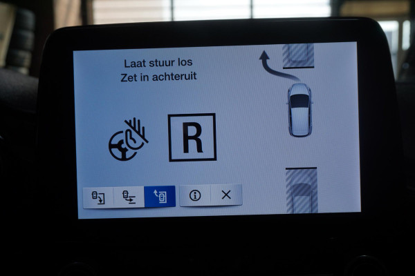 Ford Fiesta 1.0 EcoB.95PK Connected/Parkeersensor voor+achter/ Navigatie/AppleCarPlay.