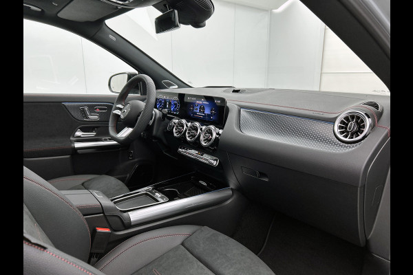 Mercedes-Benz EQA 250+ Business Solution AMG 71 kWh | Nightpakket | Trekhaak | DISTRONIC | Smartphone integratie | Panoramaschuifdak | Stuurwielpaddles gegalvaniseerd | 360° camera | Burmester Surround Sound |