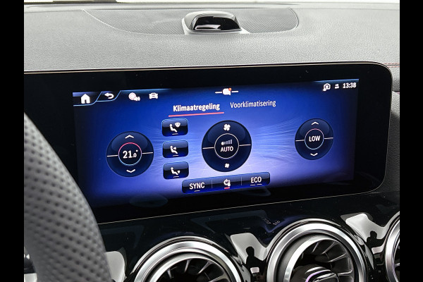 Mercedes-Benz EQA 250+ Business Solution AMG 71 kWh | Nightpakket | Trekhaak | DISTRONIC | Smartphone integratie | Panoramaschuifdak | Stuurwielpaddles gegalvaniseerd | 360° camera | Burmester Surround Sound |