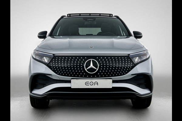 Mercedes-Benz EQA 250+ Business Solution AMG 71 kWh | Nightpakket | Trekhaak | DISTRONIC | Smartphone integratie | Panoramaschuifdak | Stuurwielpaddles gegalvaniseerd | 360° camera | Burmester Surround Sound |