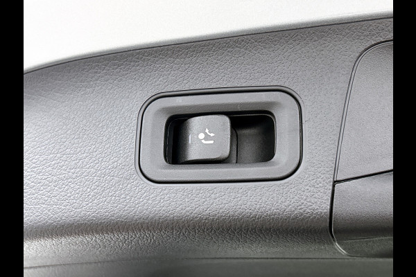 Mercedes-Benz EQA 250+ Business Solution AMG 71 kWh | Nightpakket | Trekhaak | DISTRONIC | Smartphone integratie | Panoramaschuifdak | Stuurwielpaddles gegalvaniseerd | 360° camera | Burmester Surround Sound |