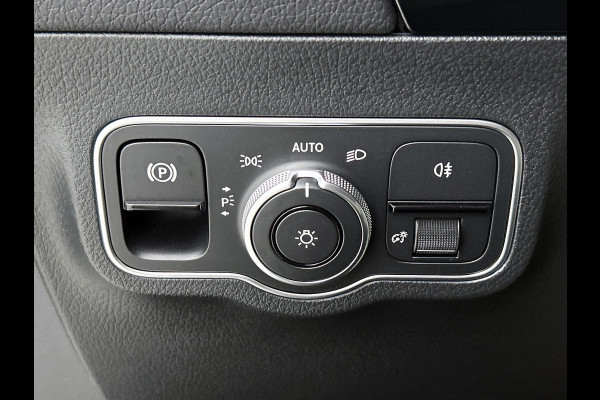 Mercedes-Benz EQA 250+ Business Solution AMG 71 kWh | Nightpakket | Trekhaak | DISTRONIC | Smartphone integratie | Panoramaschuifdak | Stuurwielpaddles gegalvaniseerd | 360° camera | Burmester Surround Sound |