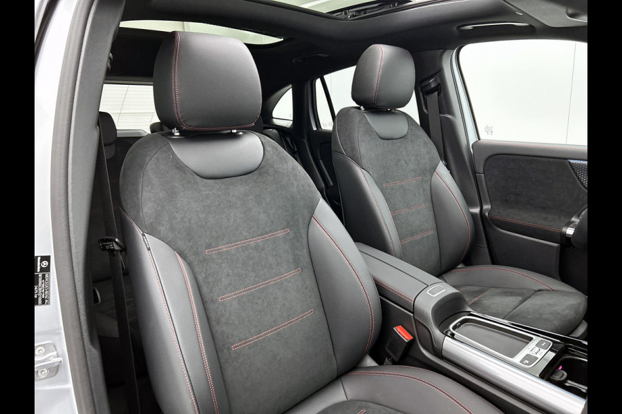 Mercedes-Benz EQA 250+ Business Solution AMG 71 kWh | Nightpakket | Trekhaak | DISTRONIC | Smartphone integratie | Panoramaschuifdak | Stuurwielpaddles gegalvaniseerd | 360° camera | Burmester Surround Sound |