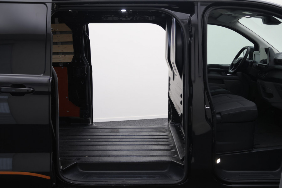 Ford Transit Custom 300 2.0 TDCI Automaat L2H1 3-Zits, LED, Keyless, ACC, Trekhaak, Side-Bars, PDC, 17"