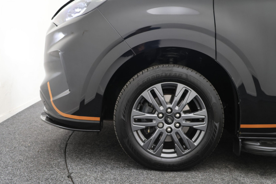 Ford Transit Custom 300 2.0 TDCI Automaat L2H1 3-Zits, LED, Keyless, ACC, Trekhaak, Side-Bars, PDC, 17"