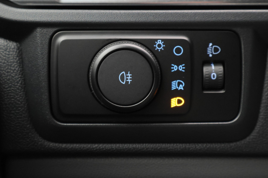 Ford Transit Custom 300 2.0 TDCI Automaat L2H1 3-Zits, LED, Keyless, ACC, Trekhaak, Side-Bars, PDC, 17"