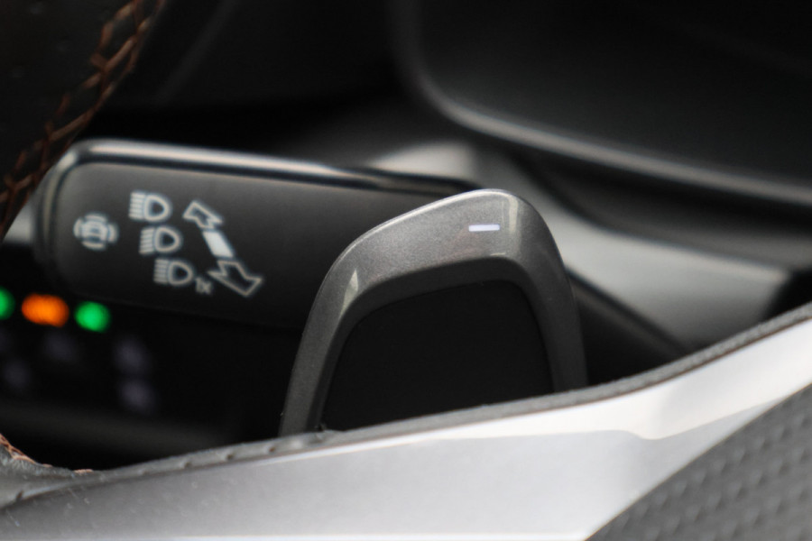 CUPRA Formentor 1.4 e-Hybrid VZ Copper Edition SOH 93,6%, Panoramadak, Camera, Stoel-/Stuurverw., ACC, 19"