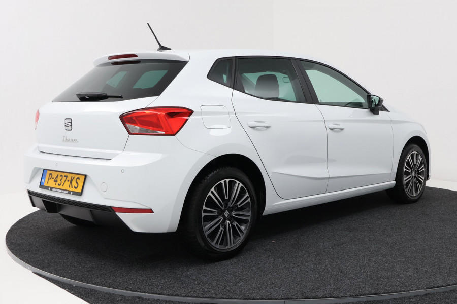 Seat Ibiza 1.0 EcoTSI Style Business Intense (DIGITALE COCKPIT, CRUISE CONTROL, NAVIGATIE CARPLAY, PARKEERSENSOREN)