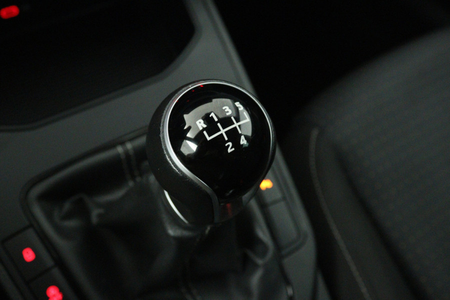 Seat Ibiza 1.0 EcoTSI Style Business Intense (DIGITALE COCKPIT, CRUISE CONTROL, NAVIGATIE CARPLAY, PARKEERSENSOREN)