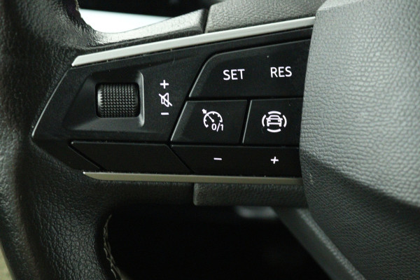 Seat Ibiza 1.0 EcoTSI Style Business Intense (DIGITALE COCKPIT, CRUISE CONTROL, NAVIGATIE CARPLAY, PARKEERSENSOREN)