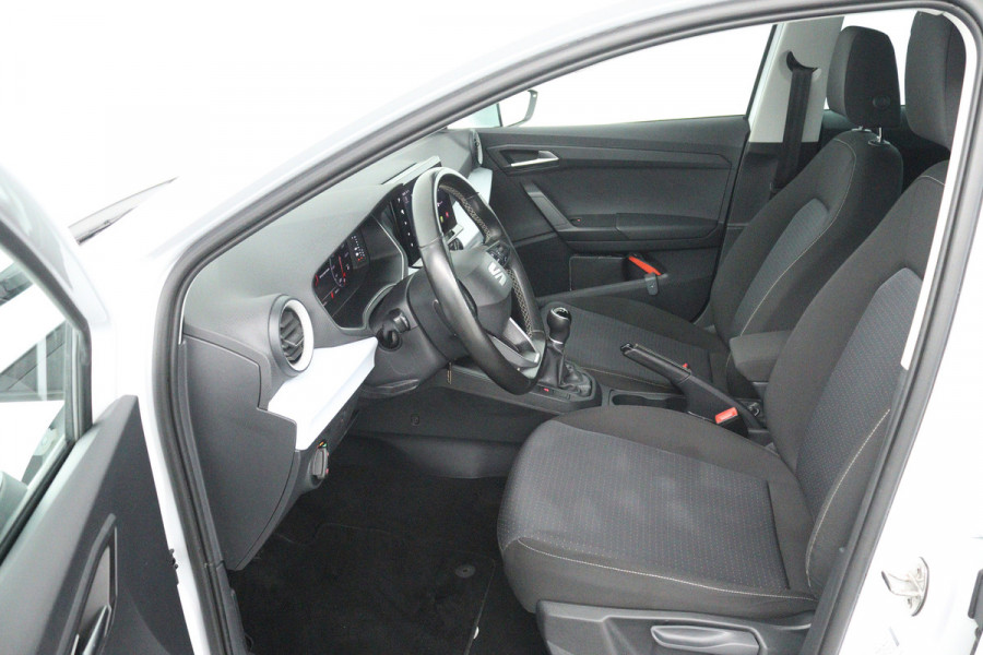 Seat Ibiza 1.0 EcoTSI Style Business Intense (DIGITALE COCKPIT, CRUISE CONTROL, NAVIGATIE CARPLAY, PARKEERSENSOREN)