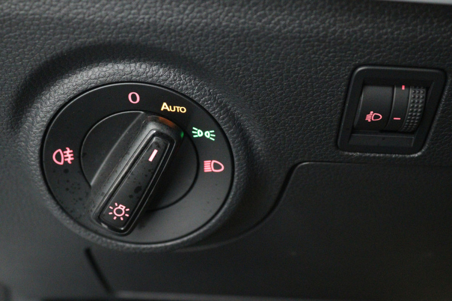 Seat Ibiza 1.0 EcoTSI Style Business Intense (DIGITALE COCKPIT, CRUISE CONTROL, NAVIGATIE CARPLAY, PARKEERSENSOREN)