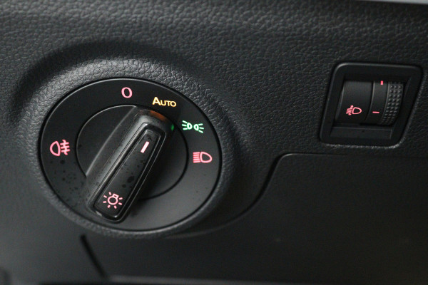 Seat Ibiza 1.0 EcoTSI Style Business Intense (DIGITALE COCKPIT, CRUISE CONTROL, NAVIGATIE CARPLAY, PARKEERSENSOREN)