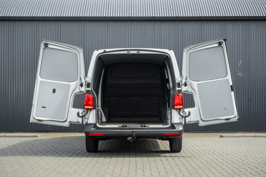 Volkswagen Transporter T6.1 2.0 TDI L2H1 | 150 PK | Cruise | Airco | Trekhaak