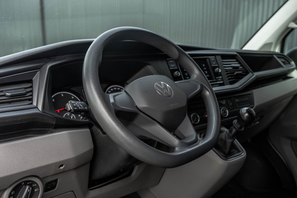 Volkswagen Transporter T6.1 2.0 TDI L2H1 | 150 PK | Cruise | Airco | Trekhaak