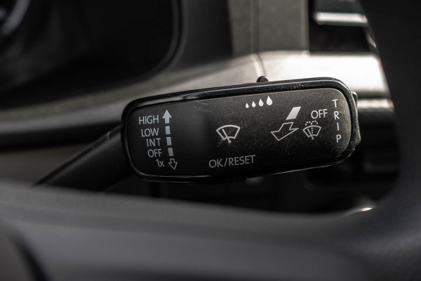 Volkswagen Transporter T6.1 2.0 TDI L2H1 | 150 PK | Cruise | Airco | Trekhaak