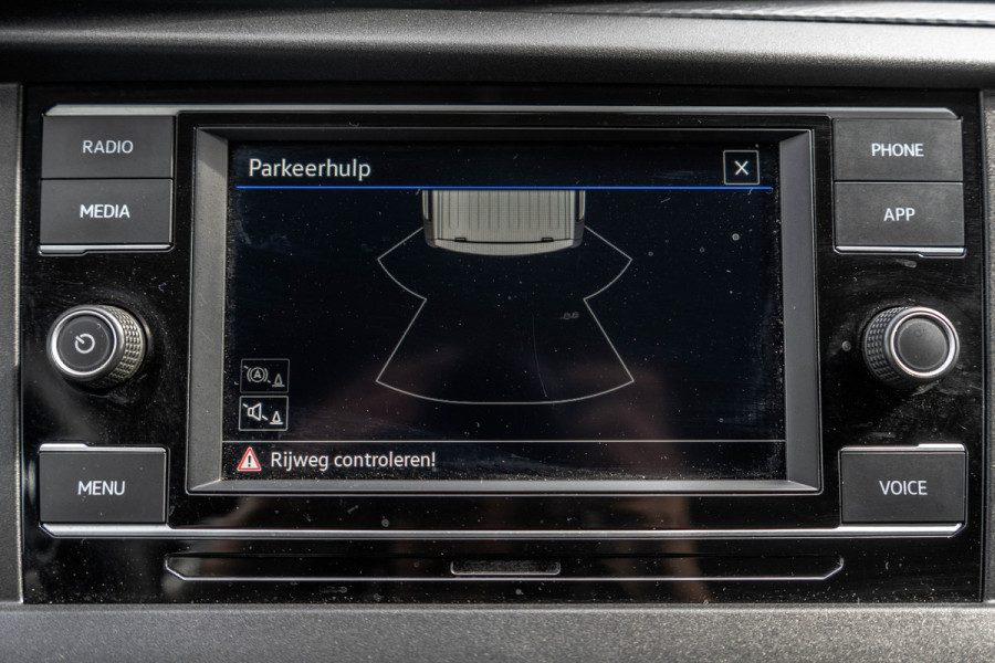 Volkswagen Transporter T6.1 2.0 TDI L2H1 | 150 PK | Cruise | Airco | Trekhaak