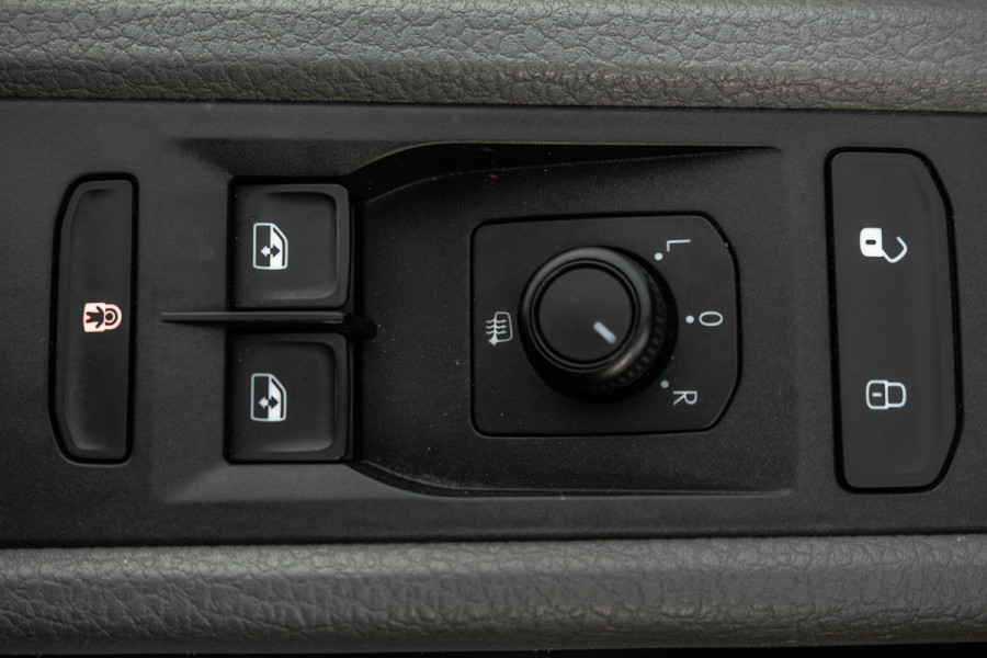 Volkswagen Transporter T6.1 2.0 TDI L2H1 | 150 PK | Cruise | Airco | Trekhaak