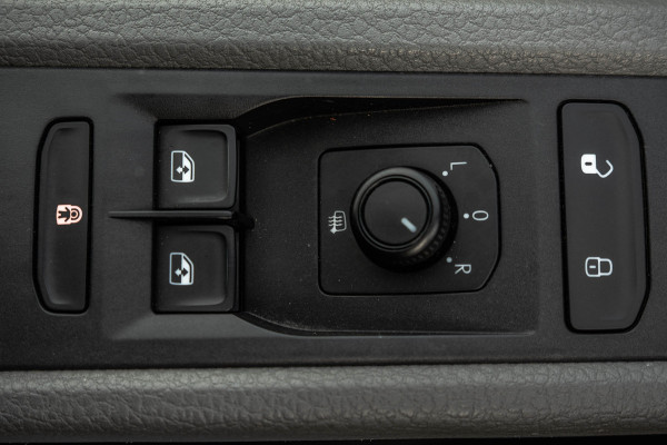 Volkswagen Transporter T6.1 2.0 TDI L2H1 | 150 PK | Cruise | Airco | Trekhaak