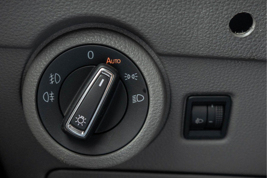 Volkswagen Transporter T6.1 2.0 TDI L2H1 | 150 PK | Cruise | Airco | Trekhaak