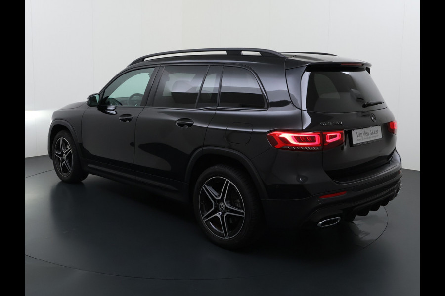Mercedes-Benz Glb 180 AMG // Nightpakket // Sfeerverlichting // 19" AMG Velgen // Camera // Elek. Achterklep