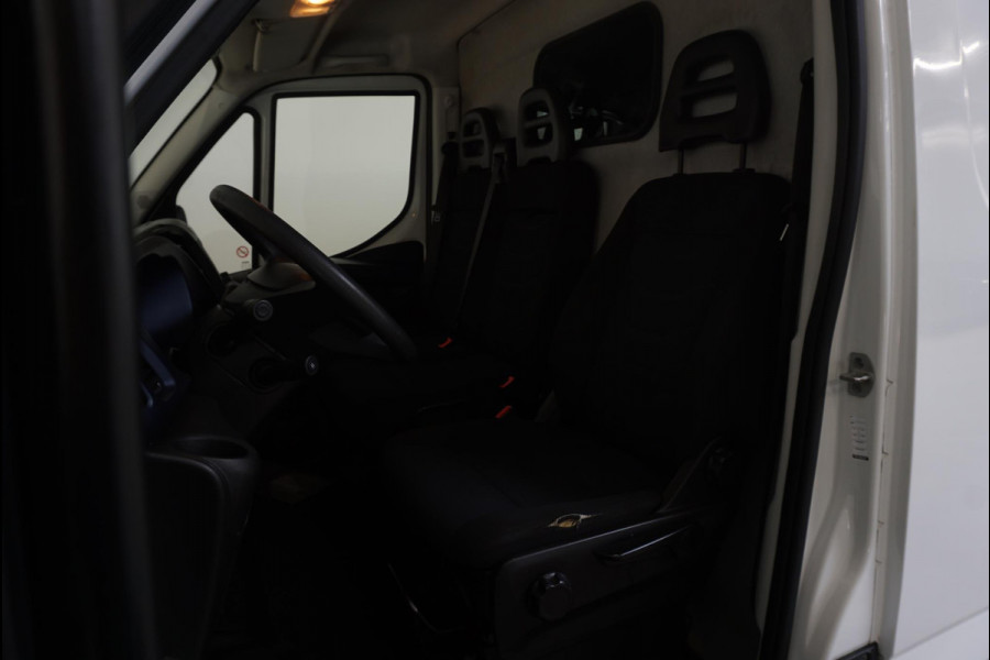 Iveco Daily 35S14 140pk L2H2/L3H2 3500kg Trekhaak Airco Cruise