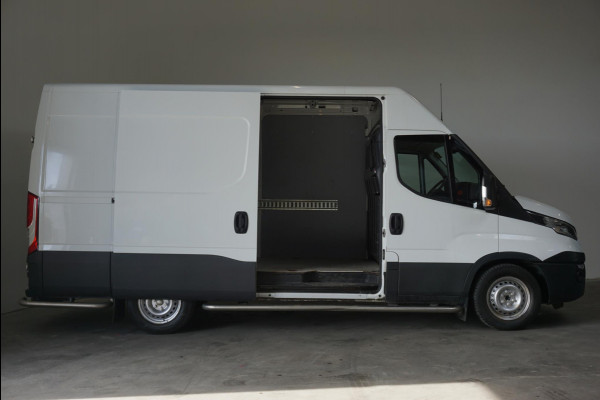Iveco Daily 35S14 140pk L2H2/L3H2 3500kg Trekhaak Airco Cruise