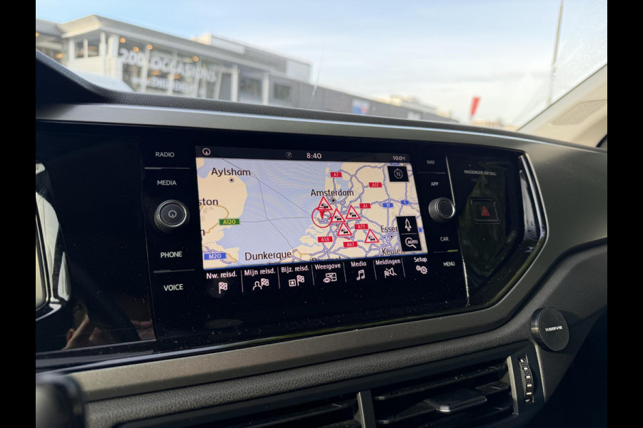 Volkswagen Polo 1.0 TSI Comfortline . NAVIGATIE . PARKEERSENSOREN VOOR  & ACHTER .