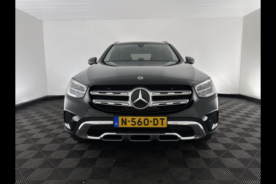 Mercedes-Benz GLC 300e 4MATIC Business Solution (Plug-In) {SOH-94%} (INCL-BTW) *LEATHER | FULL-LED | DIGI-COCKPIT | KEYLESS | DAB | HEATED-SPORTSEATS | CAMERA | PRIVACY-GLASS | NAVI-FULLMAP | ECC | PDC | CRUISE | 18''ALU*