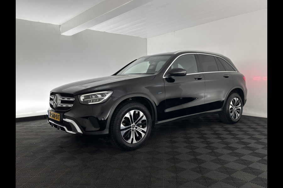 Mercedes-Benz GLC 300e 4MATIC Business Solution (Plug-In) {SOH-94%} (INCL-BTW) *LEATHER | FULL-LED | DIGI-COCKPIT | KEYLESS | DAB | HEATED-SPORTSEATS | CAMERA | PRIVACY-GLASS | NAVI-FULLMAP | ECC | PDC | CRUISE | 18''ALU*