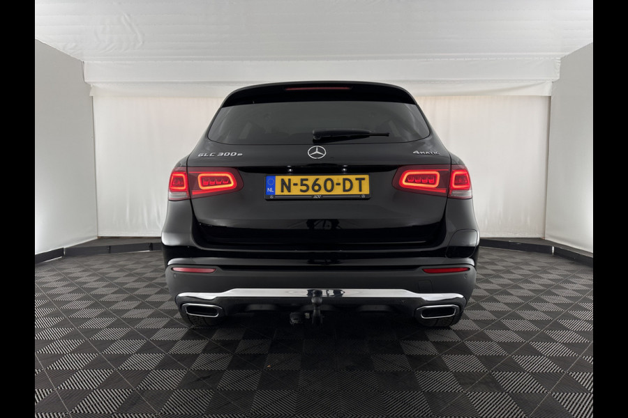 Mercedes-Benz GLC 300e 4MATIC Business Solution (Plug-In) {SOH-94%} (INCL-BTW) *LEATHER | FULL-LED | DIGI-COCKPIT | KEYLESS | DAB | HEATED-SPORTSEATS | CAMERA | PRIVACY-GLASS | NAVI-FULLMAP | ECC | PDC | CRUISE | 18''ALU*
