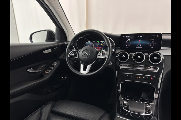 Mercedes-Benz GLC 300e 4MATIC Business Solution (Plug-In) {SOH-94%} (INCL-BTW) *LEATHER | FULL-LED | DIGI-COCKPIT | KEYLESS | DAB | HEATED-SPORTSEATS | CAMERA | PRIVACY-GLASS | NAVI-FULLMAP | ECC | PDC | CRUISE | 18''ALU*