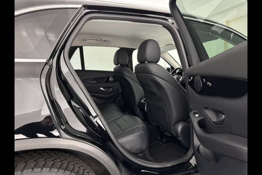 Mercedes-Benz GLC 300e 4MATIC Business Solution (Plug-In) {SOH-94%} (INCL-BTW) *LEATHER | FULL-LED | DIGI-COCKPIT | KEYLESS | DAB | HEATED-SPORTSEATS | CAMERA | PRIVACY-GLASS | NAVI-FULLMAP | ECC | PDC | CRUISE | 18''ALU*
