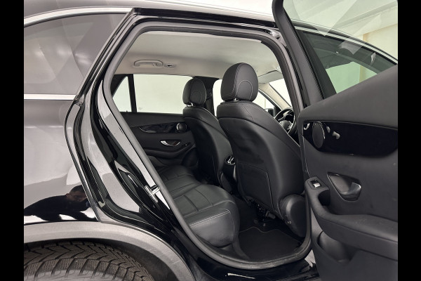 Mercedes-Benz GLC 300e 4MATIC Business Solution (Plug-In) {SOH-94%} (INCL-BTW) *LEATHER | FULL-LED | DIGI-COCKPIT | KEYLESS | DAB | HEATED-SPORTSEATS | CAMERA | PRIVACY-GLASS | NAVI-FULLMAP | ECC | PDC | CRUISE | 18''ALU*