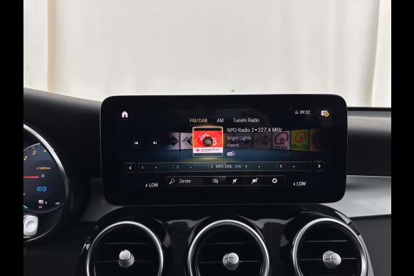 Mercedes-Benz GLC 300e 4MATIC Business Solution (Plug-In) {SOH-94%} (INCL-BTW) *LEATHER | FULL-LED | DIGI-COCKPIT | KEYLESS | DAB | HEATED-SPORTSEATS | CAMERA | PRIVACY-GLASS | NAVI-FULLMAP | ECC | PDC | CRUISE | 18''ALU*