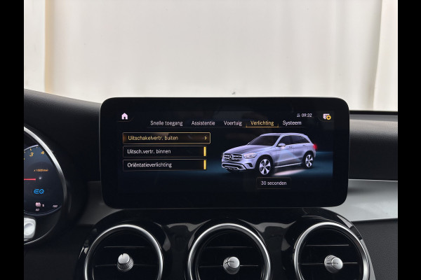 Mercedes-Benz GLC 300e 4MATIC Business Solution (Plug-In) {SOH-94%} (INCL-BTW) *LEATHER | FULL-LED | DIGI-COCKPIT | KEYLESS | DAB | HEATED-SPORTSEATS | CAMERA | PRIVACY-GLASS | NAVI-FULLMAP | ECC | PDC | CRUISE | 18''ALU*