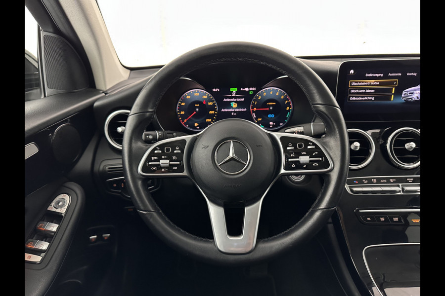 Mercedes-Benz GLC 300e 4MATIC Business Solution (Plug-In) {SOH-94%} (INCL-BTW) *LEATHER | FULL-LED | DIGI-COCKPIT | KEYLESS | DAB | HEATED-SPORTSEATS | CAMERA | PRIVACY-GLASS | NAVI-FULLMAP | ECC | PDC | CRUISE | 18''ALU*