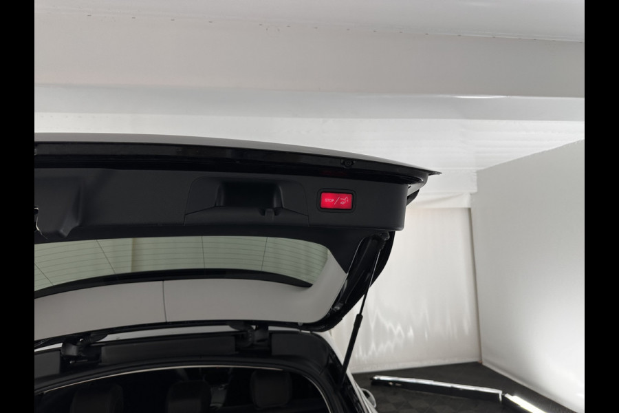 Mercedes-Benz GLC 300e 4MATIC Business Solution (Plug-In) {SOH-94%} (INCL-BTW) *LEATHER | FULL-LED | DIGI-COCKPIT | KEYLESS | DAB | HEATED-SPORTSEATS | CAMERA | PRIVACY-GLASS | NAVI-FULLMAP | ECC | PDC | CRUISE | 18''ALU*