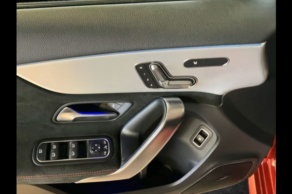 Mercedes-Benz A-Klasse 250e AMG ** DESIGNO ROT ** NIGHT, PANORAMA, BURMESTER, 2-Zone CLIMA, 19-inch LMV,  ** 1e EIG - UNFALLFREI ** ** INFORMEER OOK NAAR ONZE AANTREKKELIJKE FINANCIAL-LEASE TARIEVEN **