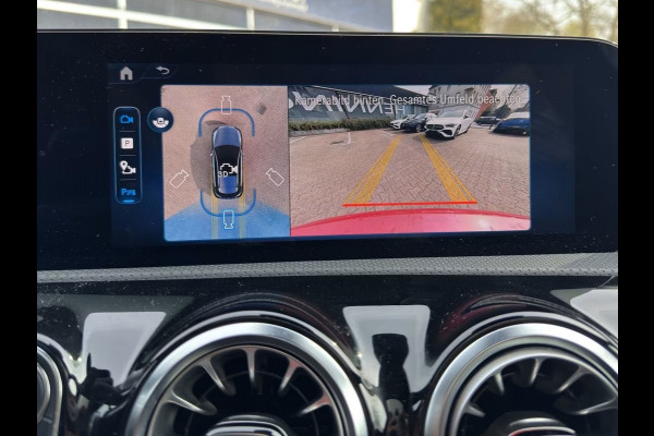 Mercedes-Benz A-Klasse 250e AMG ** DESIGNO ROT ** NIGHT, PANORAMA, BURMESTER, 2-Zone CLIMA, 19-inch LMV,  ** 1e EIG - UNFALLFREI ** ** INFORMEER OOK NAAR ONZE AANTREKKELIJKE FINANCIAL-LEASE TARIEVEN **